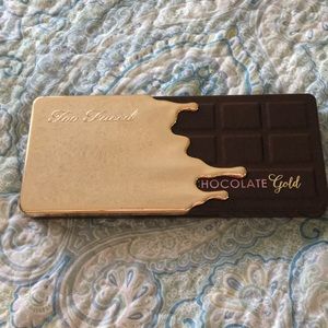 Too Faced Chocolate Gold Eye Shadow.